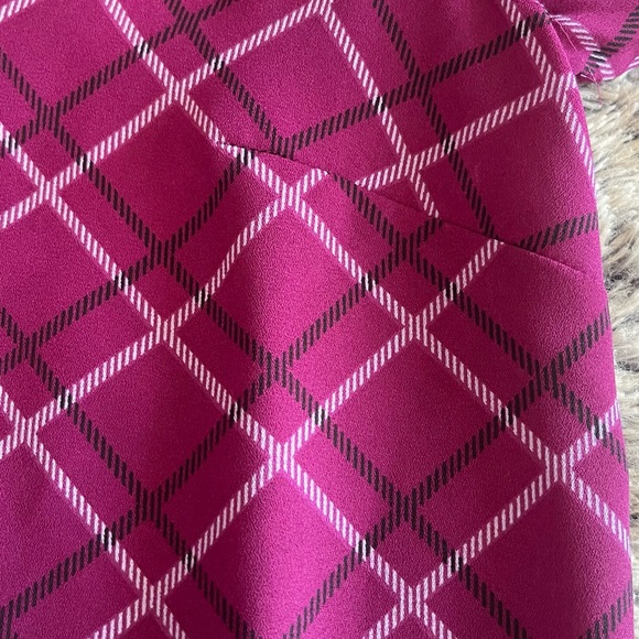 ELLE- Burgundy Purple Collared Button Up Blouse in Size Medium - Picture 3 of 12